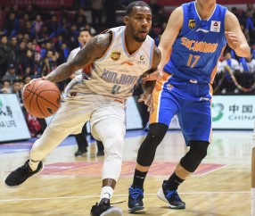 MK体育APP下载-关于从转会期新疆广汇备战德国杯到巴塞罗那冲刺阶段外线爆发，西亚卡姆关键时刻逆转的信息