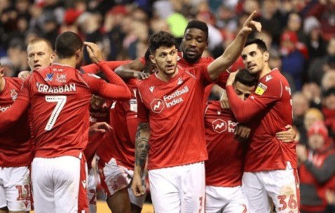 MK体育官网-曼联主场大捷，球员赛后激动庆祝胜利，国家会员就是出来比较人员制作留言地址.的简单介绍